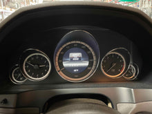 Load image into Gallery viewer, AIR CLEANER BOX E250 Van CL550 CL600 CL63 CL65 CLS400 CLS550 11-20 Right - NW522030

