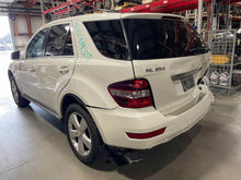 Load image into Gallery viewer, Plastic Engine Cover  MERCEDES ML-CLASS 2011 - NW522784
