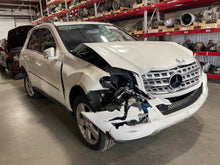 Load image into Gallery viewer, REAR DOOR WINDOW REGULATOR POWER Gl320 Gl350 Gl450 06-12 Left - NW522993
