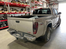Load image into Gallery viewer, Interior Rear View Mirror GMC Canyon 2005 - NW524593
