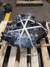 Load image into Gallery viewer, Transmission Hyundai Santa Fe 2017 - NW526052
