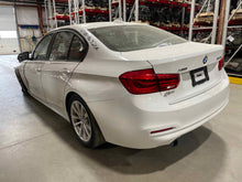 Load image into Gallery viewer, FUEL PUMP CONTROL MODULE COMPUTER 320i 328D 328i 328I GT 335i 09-17 - NW527002
