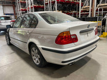 Load image into Gallery viewer, SPEEDOMETER CLUSTER BMW 325i 2001 01 2002 02 2003 03 - NW527909
