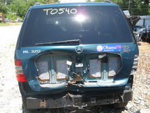 Load image into Gallery viewer, CD CHANGER Mercedes ML320 1998 98 1999 99 - MM538851
