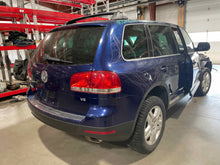 Load image into Gallery viewer, Floor Shifter Volkswagen Touareg 2004 - NW533739
