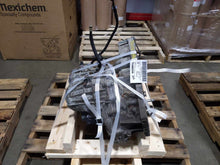 Load image into Gallery viewer, TRANSFER CASE Toyota Rav4 06 07 08 09 10 11 12 - NW533377
