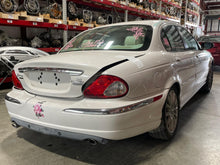 Load image into Gallery viewer, RADIATOR FAN ASSEMBLY Jaguar X Type 2006 06 2007 07 2008 08 - NW543161
