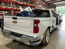 Load image into Gallery viewer, Tail Lamp Light  SILVERADO 1500 PICKUP 2022 - NW543763
