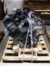 Load image into Gallery viewer, AIR CLEANER BOX RX350 Highlander Sienna 07 08 09 10 11 12 13 - NW556121
