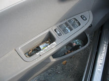 Load image into Gallery viewer, Temperature Controls Chevrolet Malibu 2009 - MM561958
