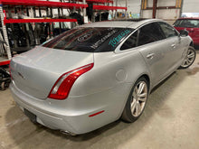 Load image into Gallery viewer, SUSPENSION CONTROL MODULE COMPUTER Vanden Pl XJ XJL XJR 10-14 - NW562039
