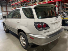 Load image into Gallery viewer, CD CHANGER Lexus RX300 1999 99 2000 00 01 02 03 - NW573735
