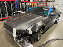 Load image into Gallery viewer, Exterior Door Handle Mustang 05 06 07 08 09 10 11 12 13 14 Right - NW575759
