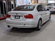 Load image into Gallery viewer, CARRIER ASSEMBLY BMW 328i 325i 2006 06 2007 07 2008 08 2009 09 10 11 Auto - NW280774
