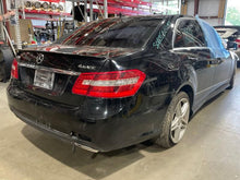 Load image into Gallery viewer, CARRIER ASSEMBLY C230 C250 C300 C350 C63 E350 E550 E63 GLK350 08-15 AWD - NW453736
