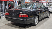 Load image into Gallery viewer, CARRIER ASSEMBLY MERCEDES E320 CLK320 97 98 99 - 02 03 - NW362436
