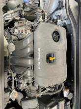 Load image into Gallery viewer, Plastic Engine Cover Hyundai Elantra 2017 - NW569238
