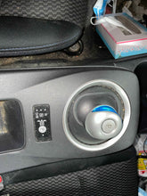 Load image into Gallery viewer, Floor Shifter Nissan Leaf 2015 - NW482615

