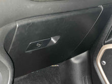 Load image into Gallery viewer, Glove Box Door Jeep Renegade 2016 - NW562746
