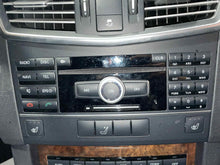 Load image into Gallery viewer, RADIO C250 C300 C350 C63 CLS550 CLS63 E300 E320 E350 E550 E63 R320 09-11 - NW488761
