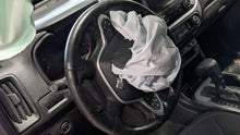 Load image into Gallery viewer, Steering Wheel Chevrolet Colorado 2016 - NW378914
