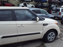 Load image into Gallery viewer, FRONT LOWER CONTROL ARM Kia Soul 2012 12 2013 13 Left - MRK239450
