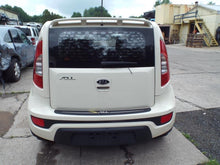 Load image into Gallery viewer, FRONT LOWER CONTROL ARM Kia Soul 2012 12 2013 13 Left - MRK239450
