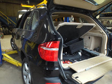 Load image into Gallery viewer, FUSE BOX BMW X5 X5M X6 X6M 07 08 09 10 11 12 13 14 - MRK242286
